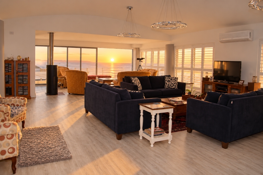 4 Bedroom Property for Sale in Paradise Beach Western Cape